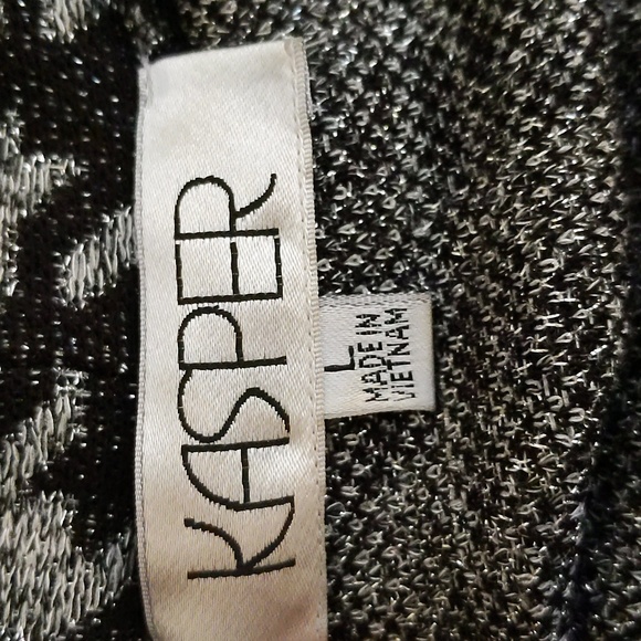 Kasper| Black and Silver Shimmering Houndstooth Cardigan Acrylic Blend - Picture 10 of 13